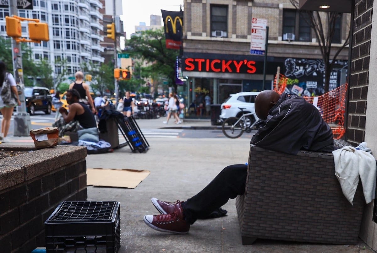Video | La crisis de vivienda en Nueva York, cuando la mitad del salario no alcanza para un cuarto