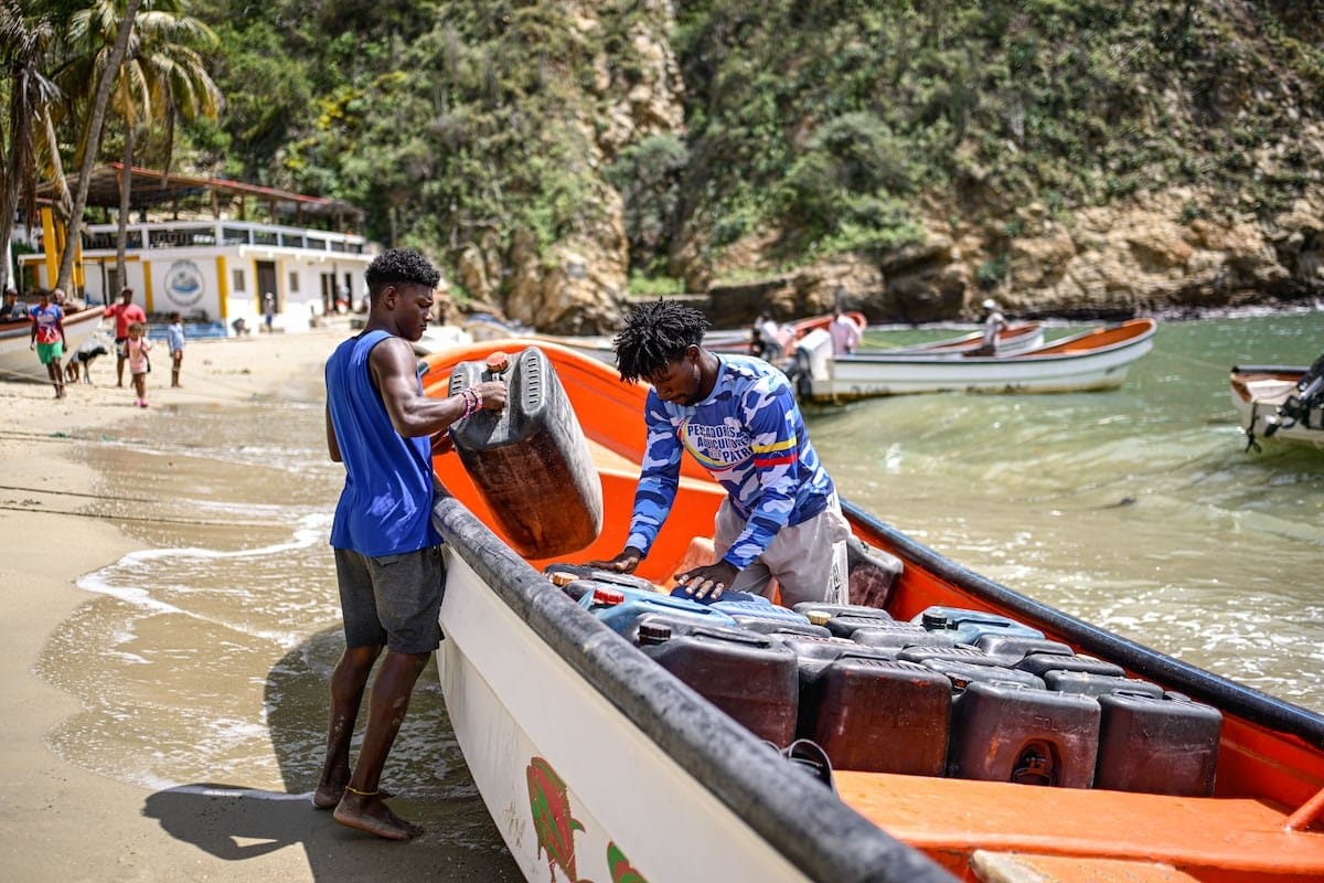 El terremoto más allá de La Guaira: los pueblos costeros venezolanos se aferran al mar