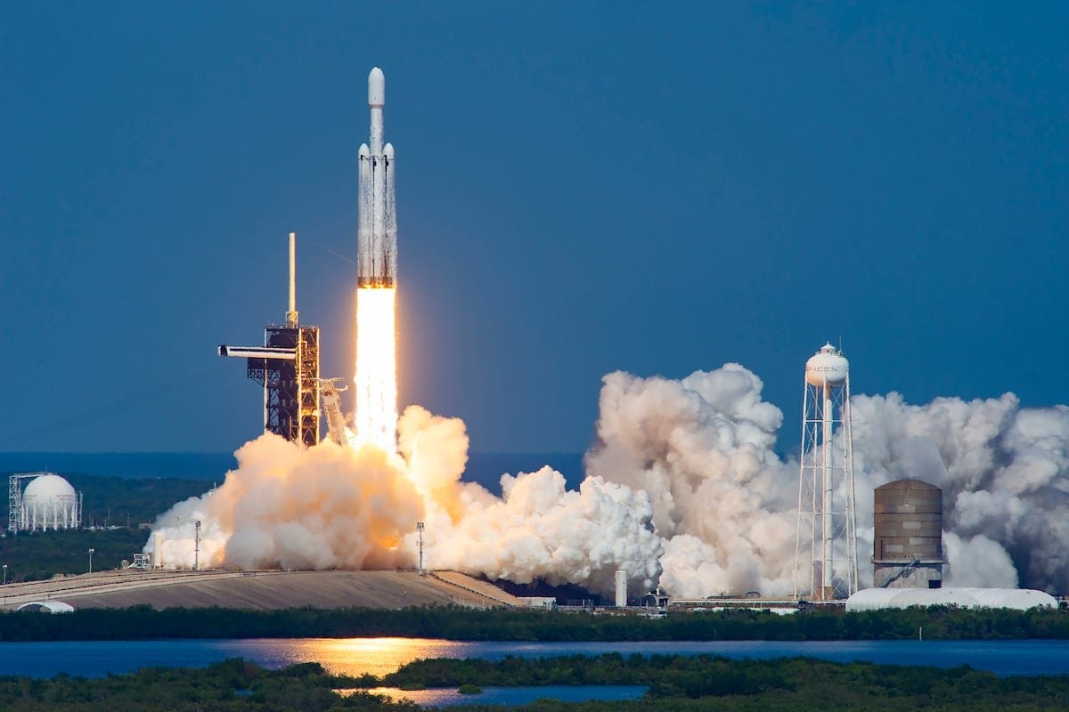 Cohete de Elon Musk chocará contra la Luna