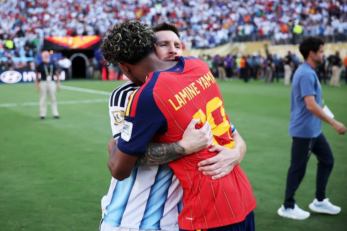 Lamine emula a Pelé y niega a Messi