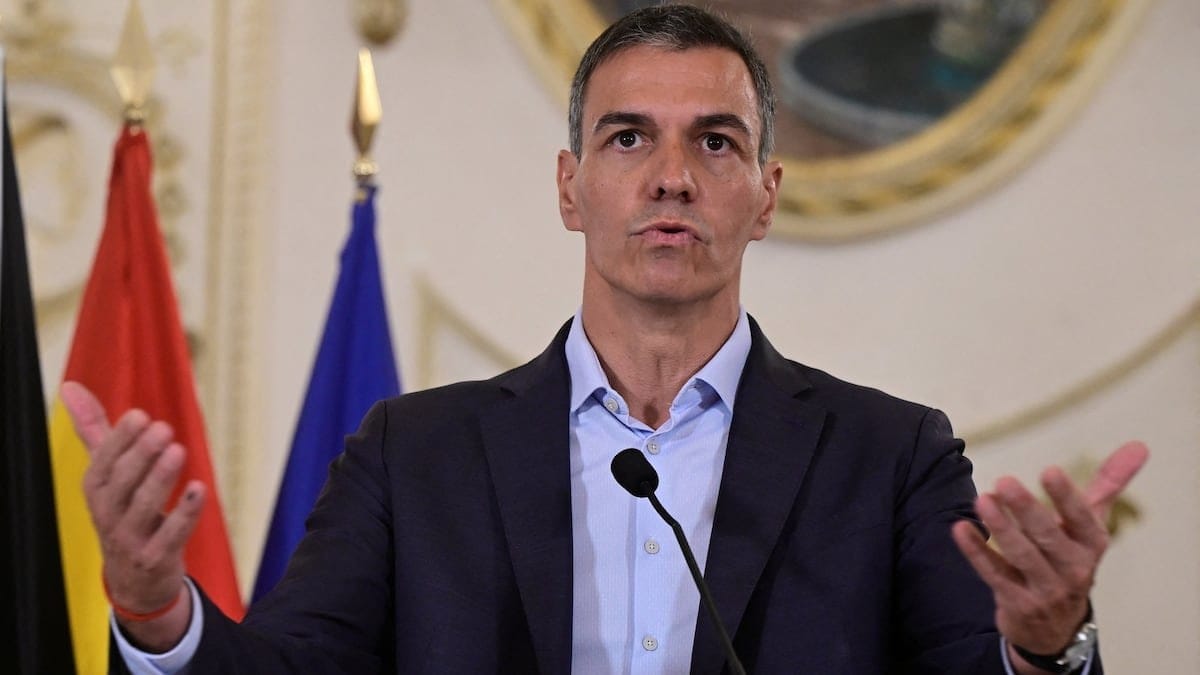 Sánchez denuncia una "violación de la integridad territorial de España" tras la llegada de miles de inmigrantes irregulares a Ceuta