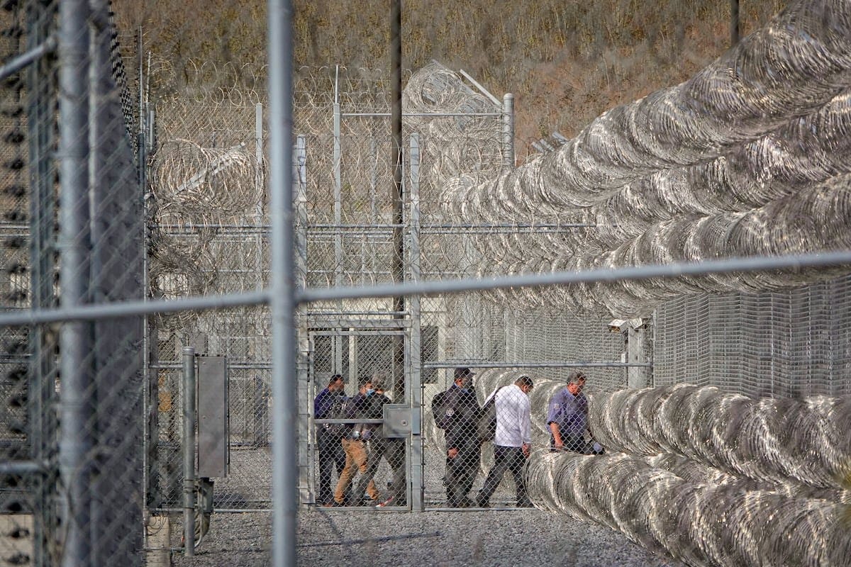 Centros de detención con condiciones denigrantes en California