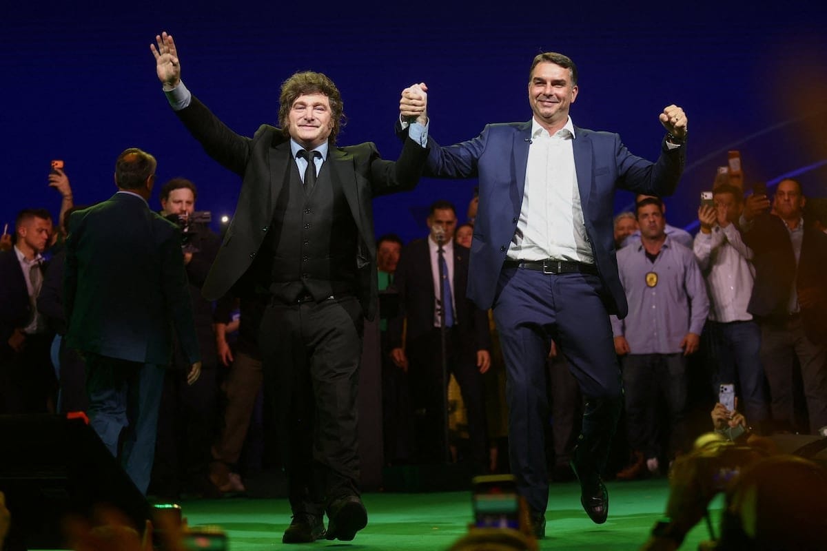 Flávio Bolsonaro se lanza a la carrera presidencial de Brasil