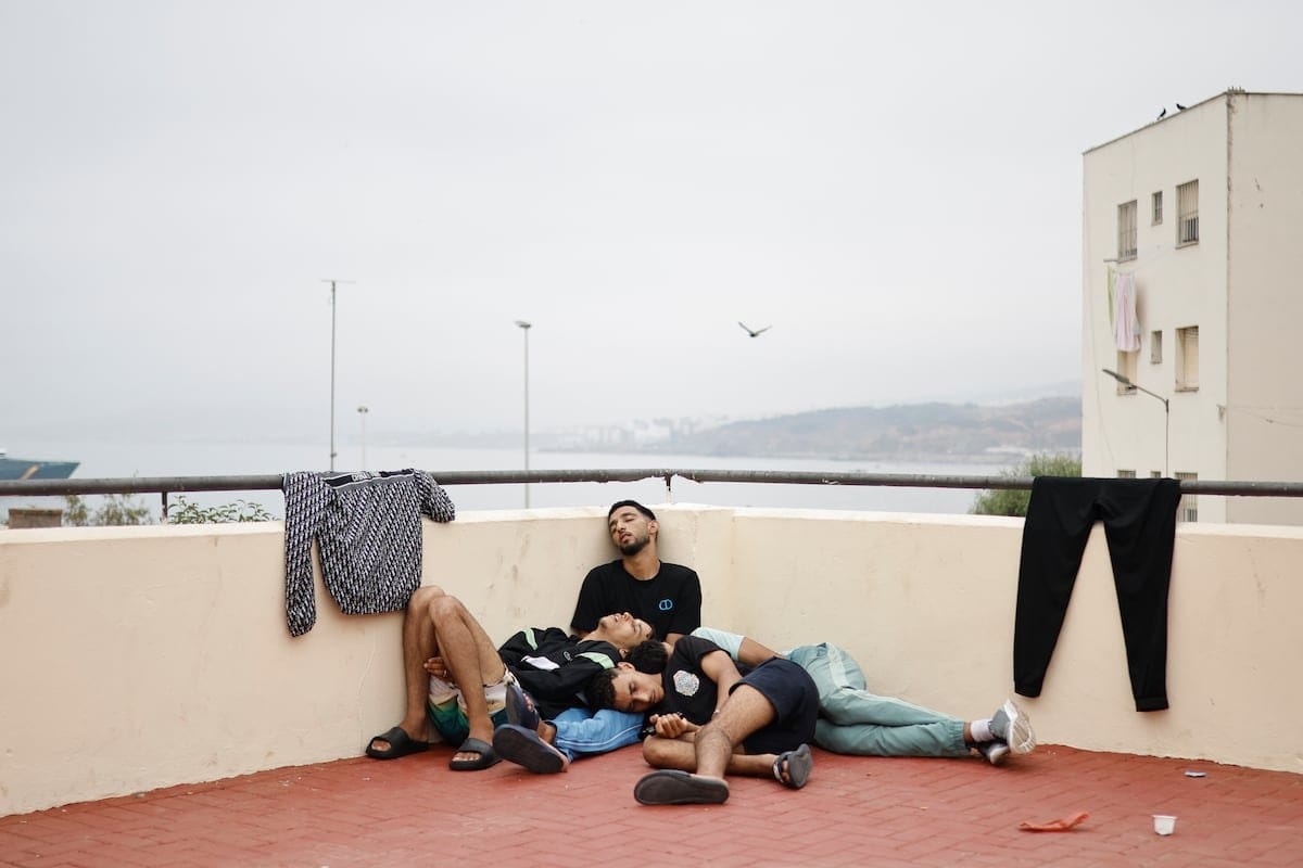 He dormido en el monte, porque la gente nos echaba con piedras y pistolas
