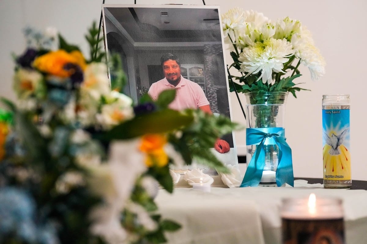 Un juez impide la deportación de un testigo de la muerte del mexicano abatido por un agente del ICE en Houston