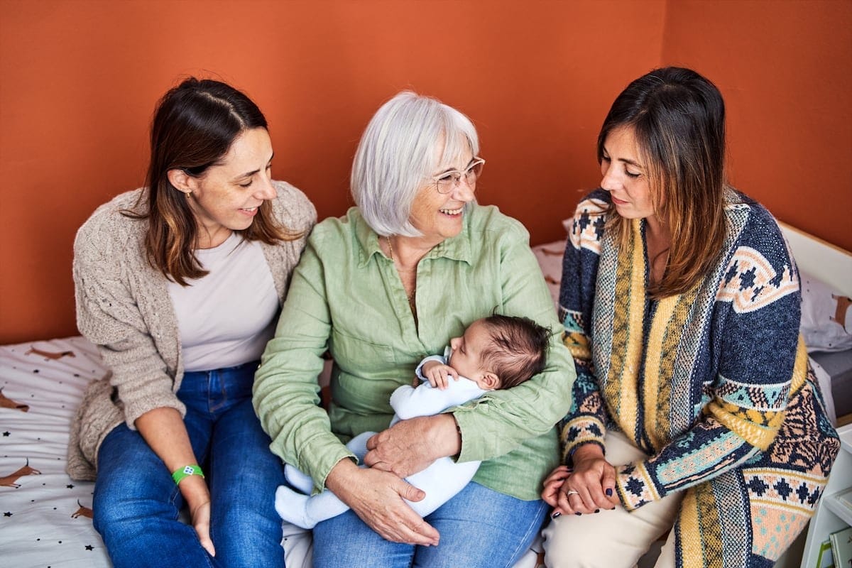Una nueva hipótesis busca las claves para prolongar la vida en la biología de las mujeres