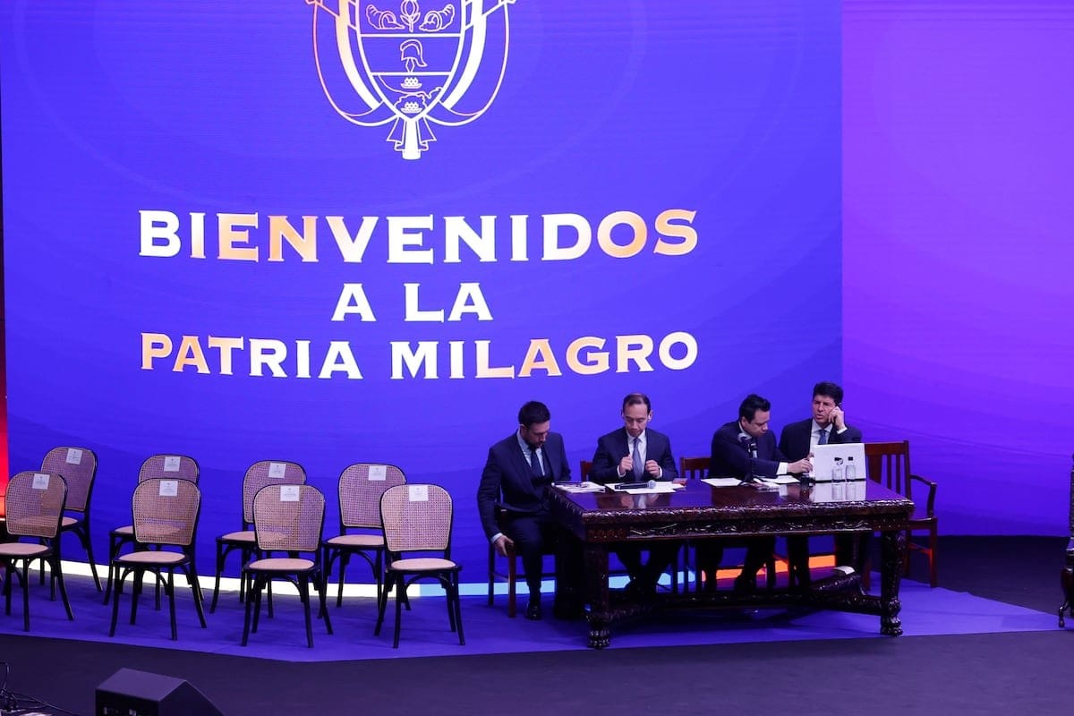La posesión de Abelardo de la Espriella como presidente de Colombia, en vivo | “Ha comenzado el tiempo de la recuperación del orden, la autoridad y la libertad”: el primer discurso del jefe de Estado
