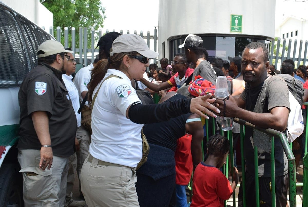 Migrantes se amotinan en estación migratoria de Tapachula