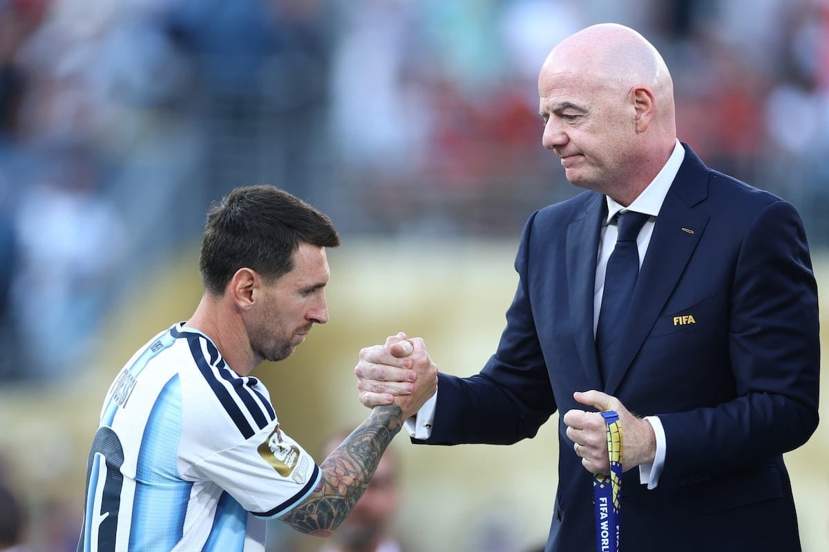 Sudamérica blinda su apoyo a Infantino y le pide 18 partidos para el Mundial 2030