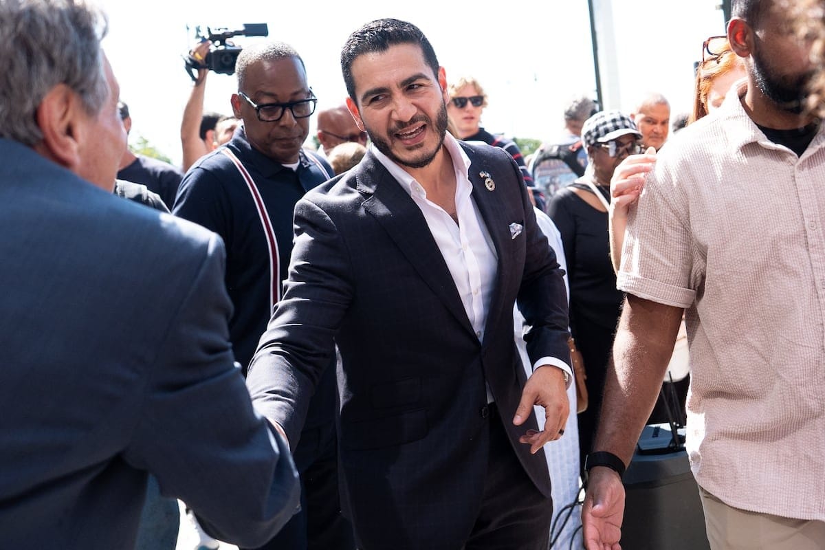 Abdul El-Sayed gana primarias demócratas en Míchigan