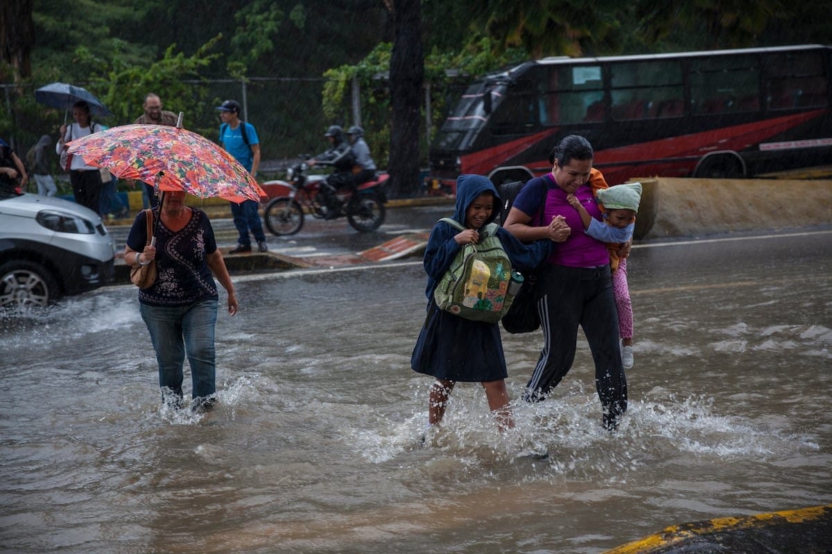 Tres muertos y nuevos estragos por inundaciones en Venezuela