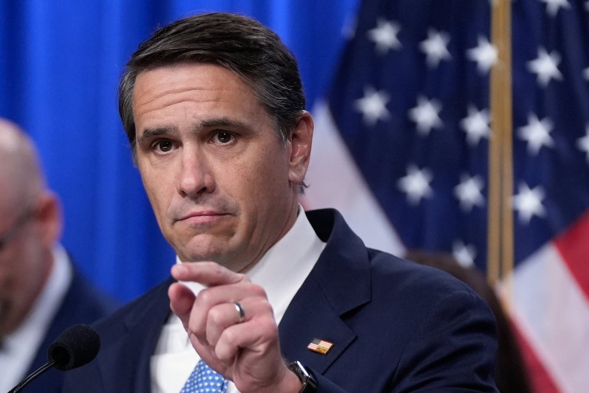 Todd Blanche retira fondo millonario para compensar a aliados de Trump