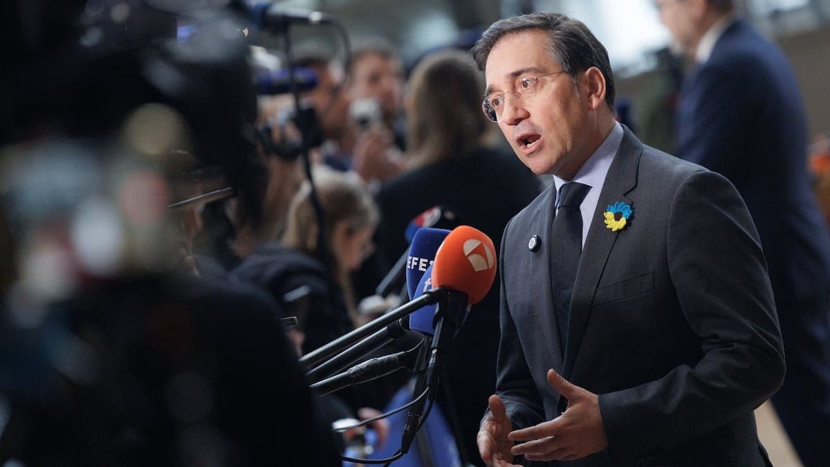 Albares exige solidaridad de la UE con Ceuta y critica a Italia