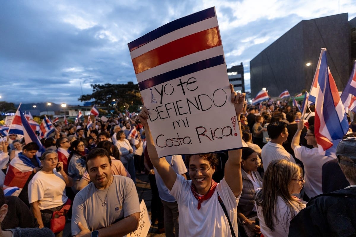 La oposición sale a la calle en Costa Rica en defensa de la independencia judicial