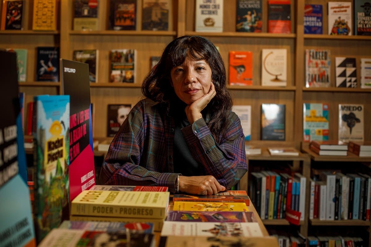 La odisea de la inmigración china al Perú está oculta en el océano. Cristina Zavala lo explica en un cómic