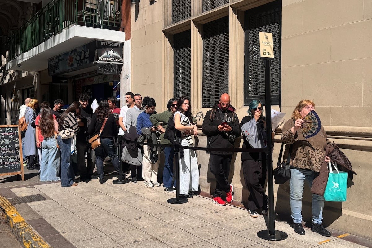 Frustración y miedo a perder otros derechos entre los nuevos españoles en Sudamérica