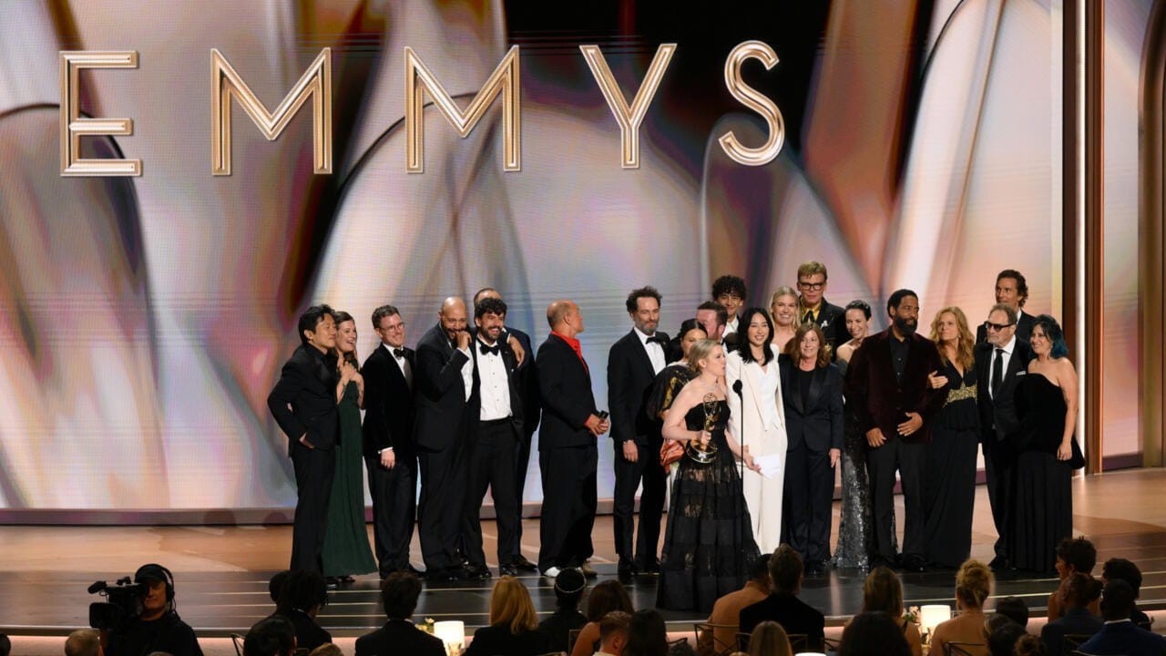 'Widow's Bay' se impone en los Emmy marcados por la partida de grandes estrellas