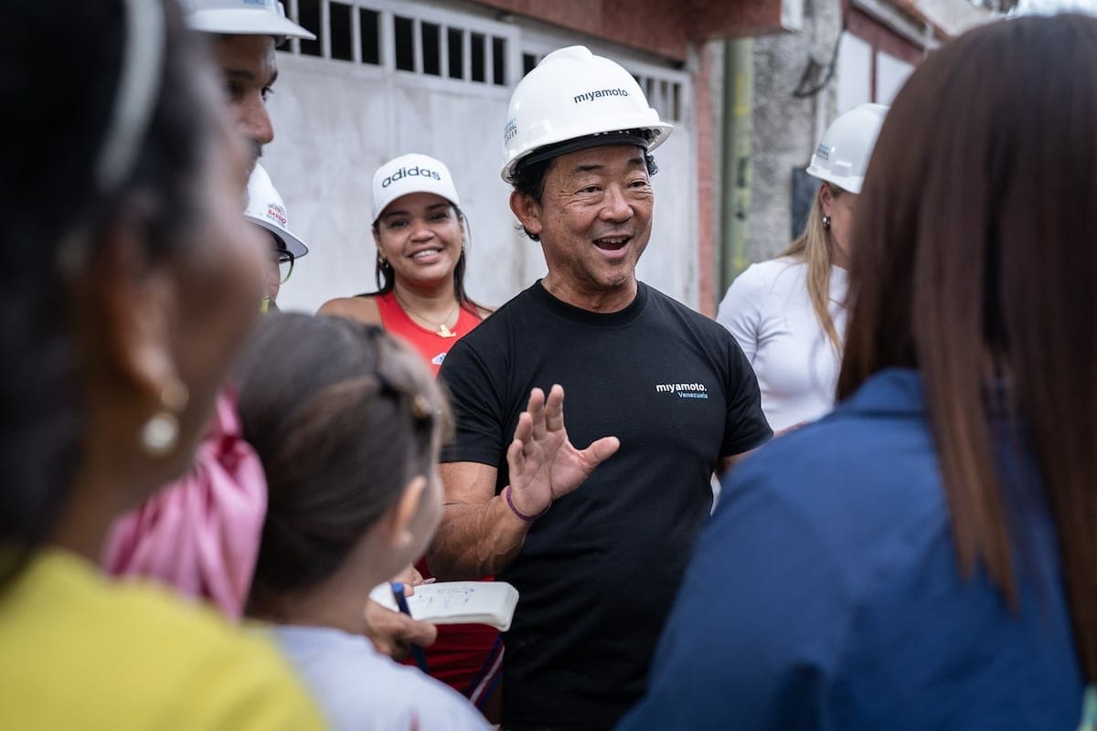 Kit Miyamoto, el “Mick Jagger” de los terremotos, lidera la reconstrucción en La Guaira