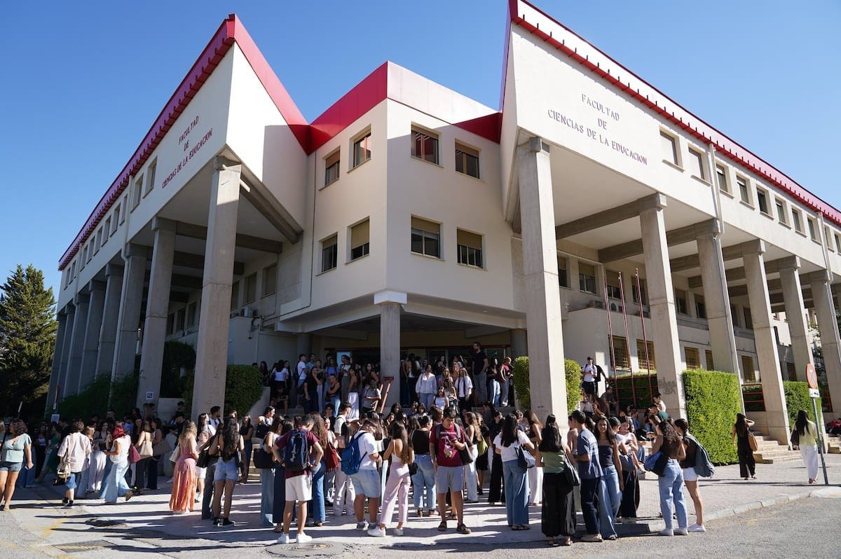 La Universidad de Granada cancela la estancia de tres estudiantes españoles en Morelos, México, tras el asesinato de Claudia Tacoronte