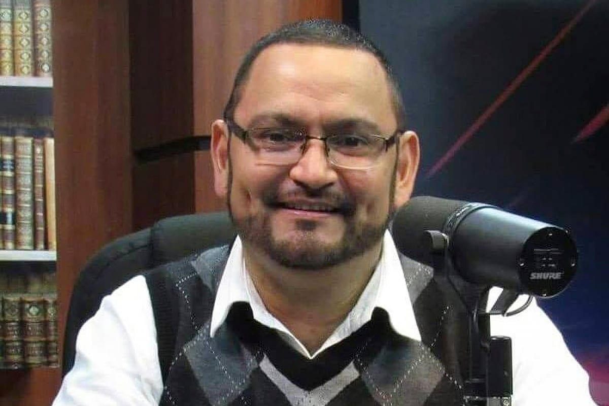 “Temo por su seguridad”: periodista nicaragüense perseguido por Ortega enfrenta deportación en EE UU