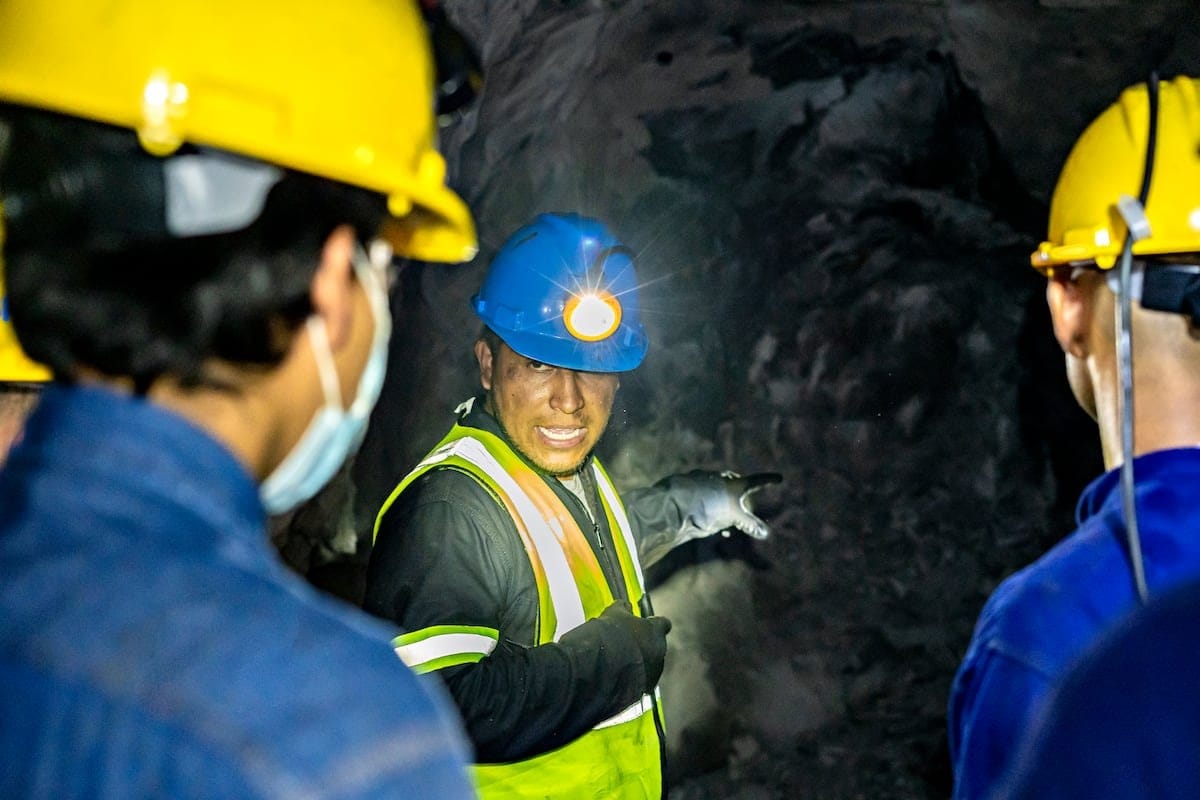Colombia abre la puerta a producir un mineral crítico para la inteligencia artificial