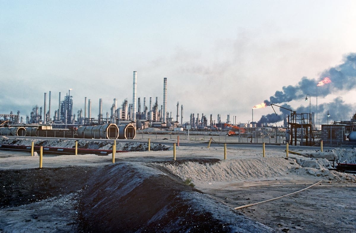 Cierre del oleoducto Este‑Oeste de Arabia Saudí eleva riesgos de precios del crudo
